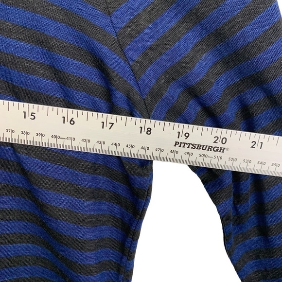 Good American Stripe Linen Crew Neck Top - Picture 7 of 9